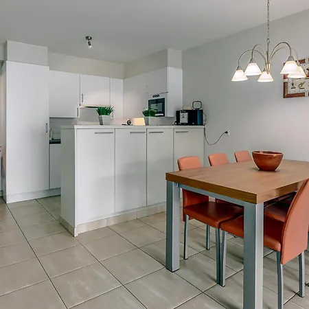 Apartment Zeezicht 0201 *